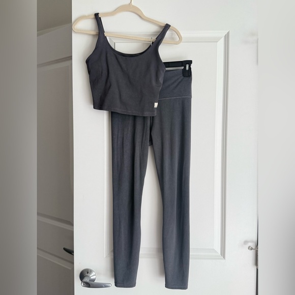 Vuori Gray Women's Matching Set (small) - Picture 2 of 7